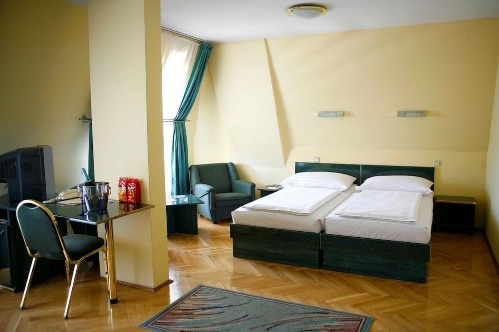 Hotel Bara Budapest