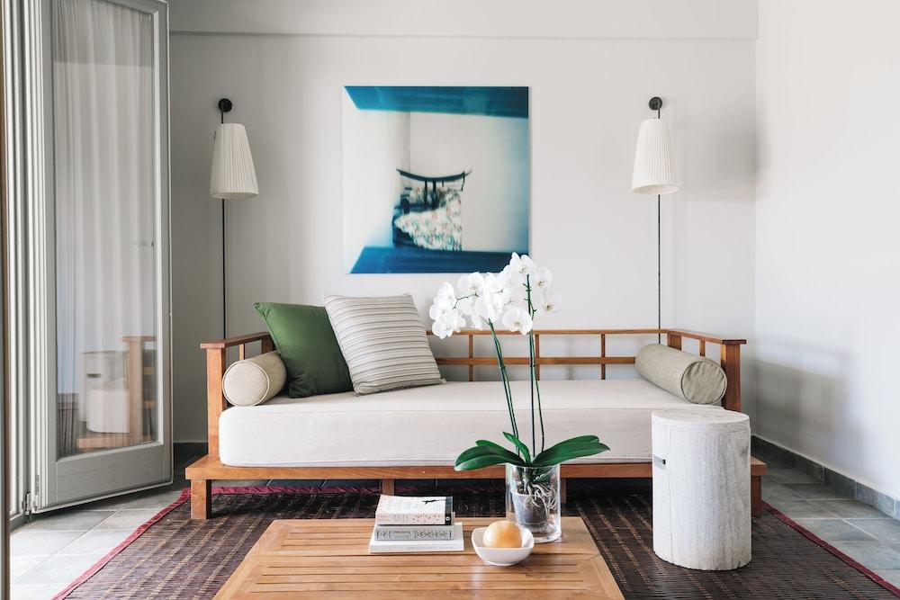 Emelisse Nature Resort