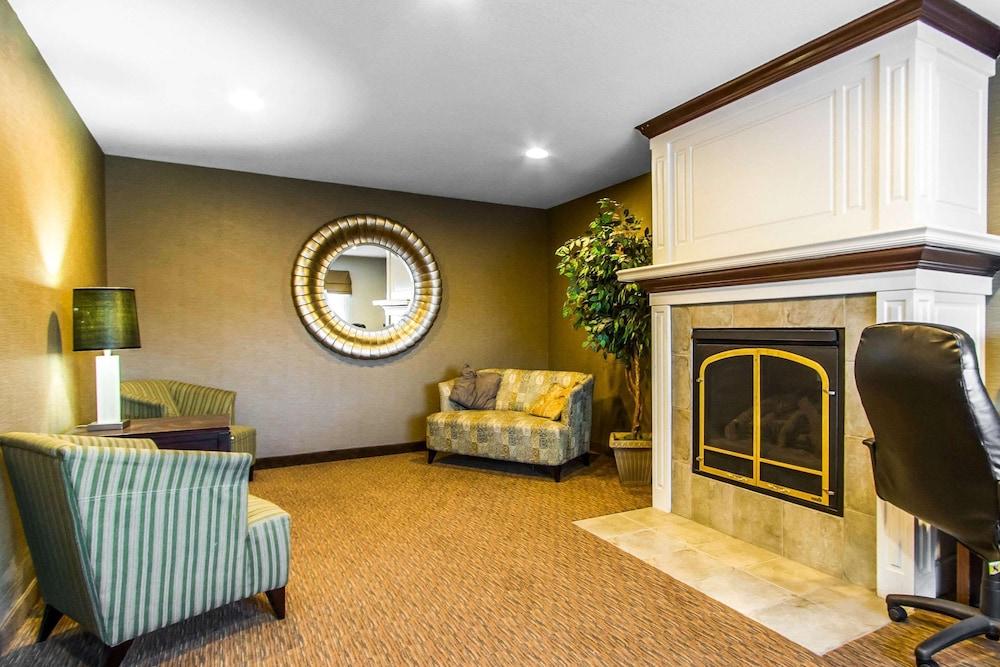 Sleep Inn & Suites Pleasant Hill - Des Moines