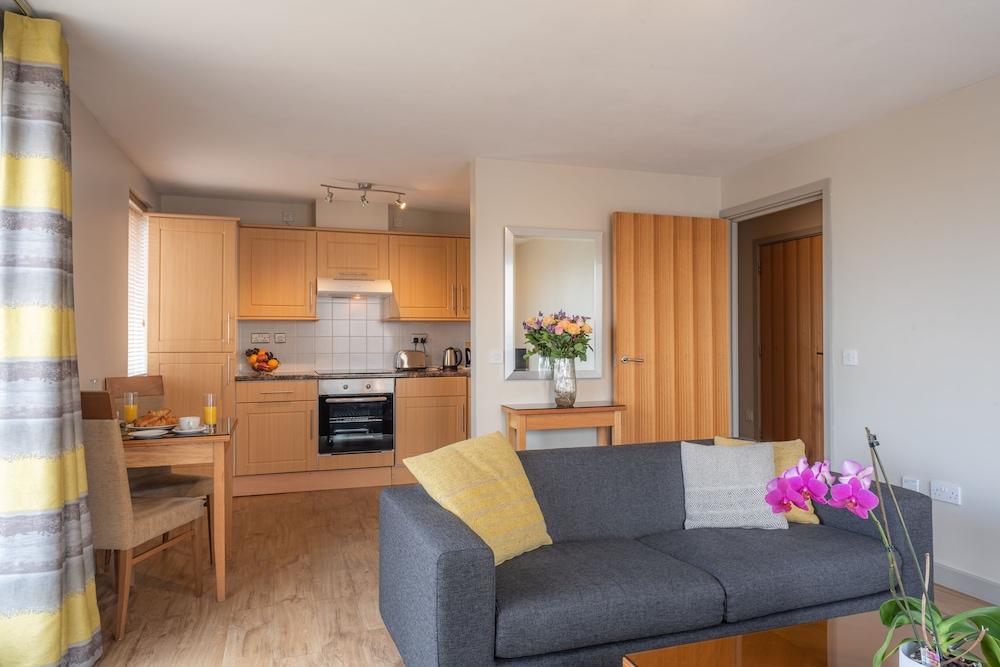 PREMIER SUITES Birmingham