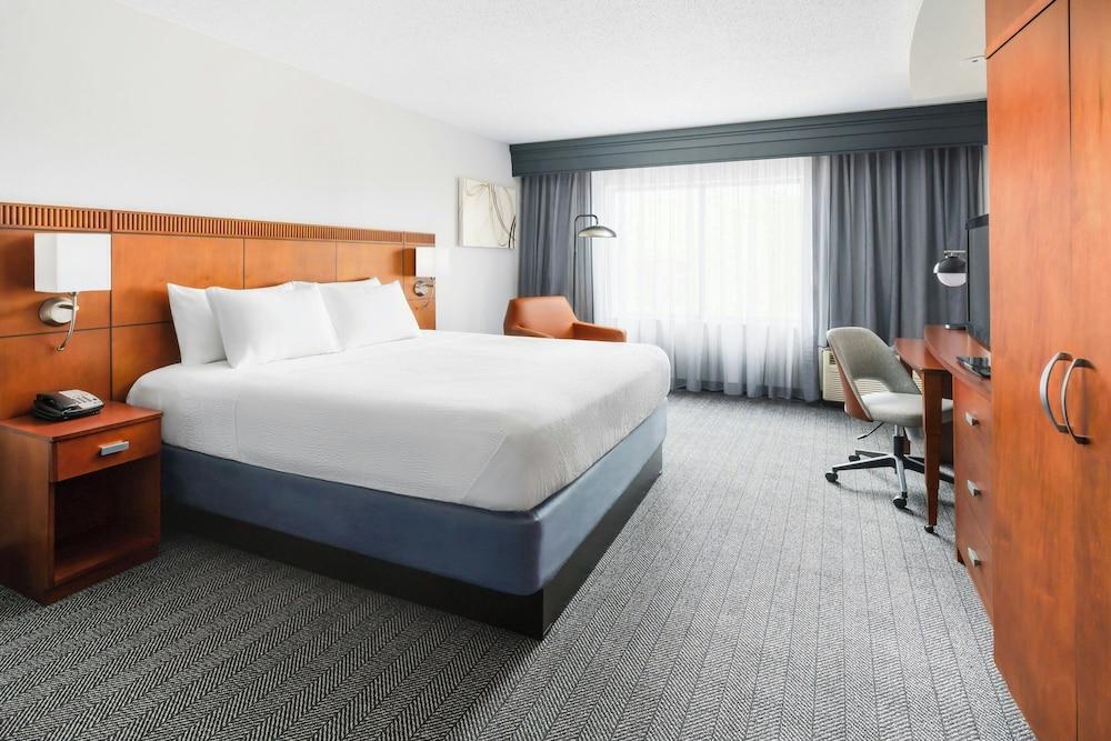 Courtyard By Marriott Farmington