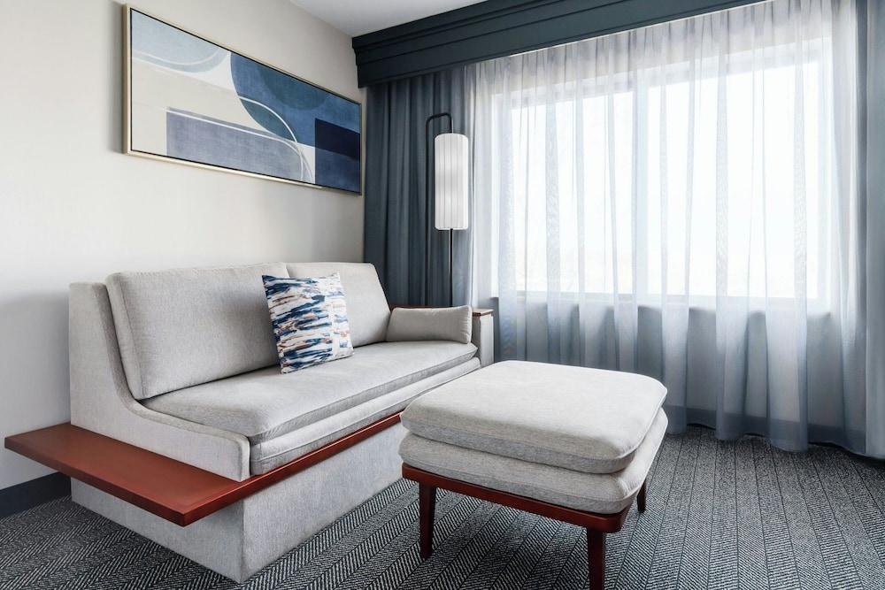 Courtyard By Marriott Farmington