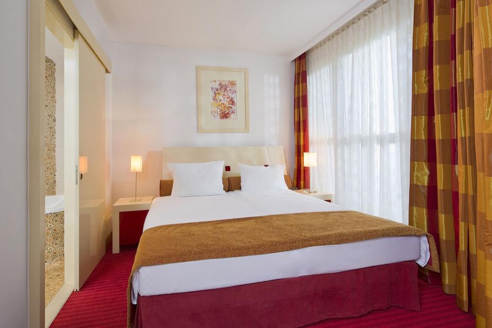 Mamaison Residence Diana