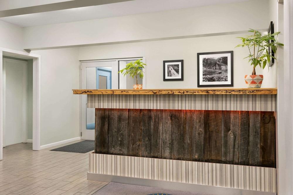 Gatlinburg River Inn