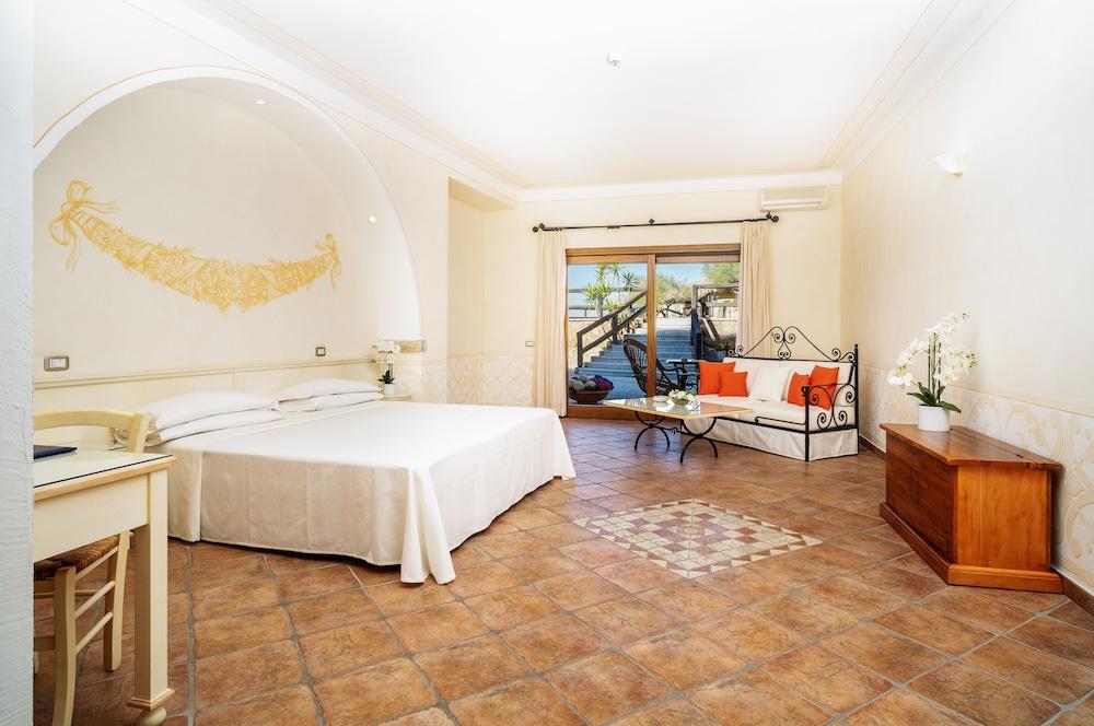 LH Pozzo Sacro Hotel