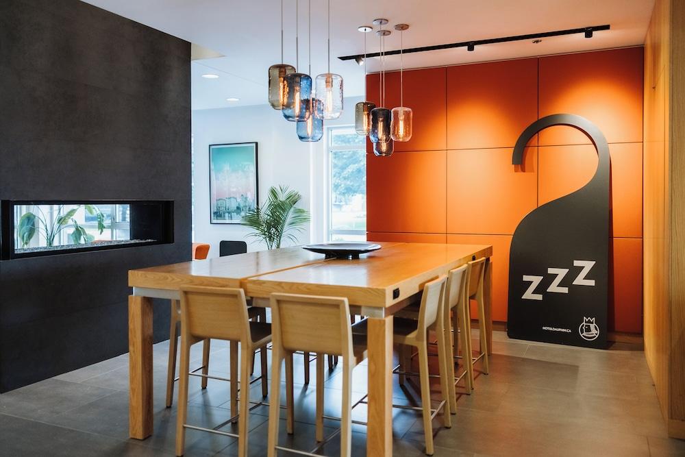 Hôtel Le Dauphin Montréal - Longueuil