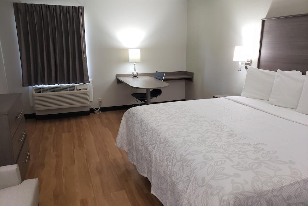 Red Roof Inn Moss Point