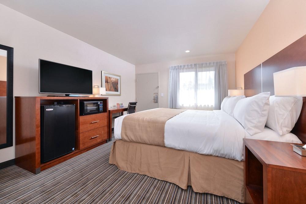 Motel 6 Martinez, CA