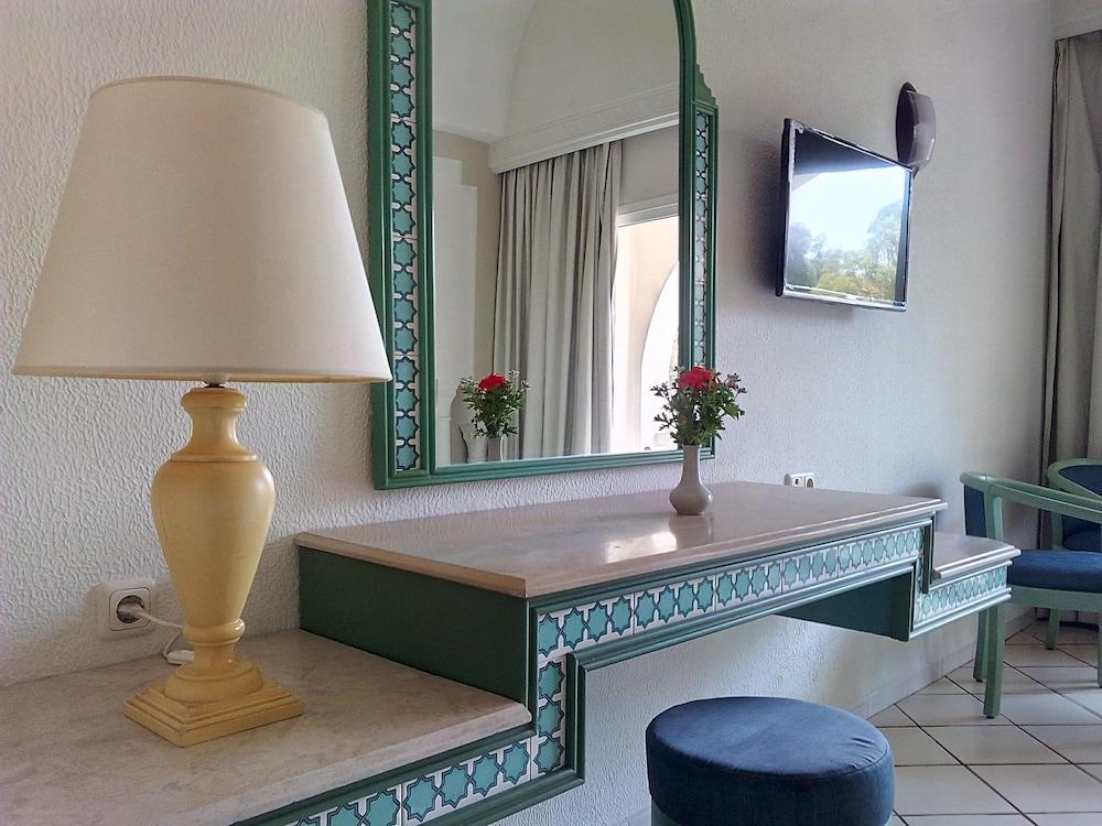 Shell Beach Hotel & Spa