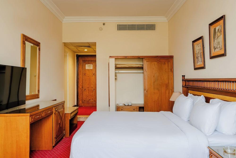 Om Kolthoom Hotel & Tower