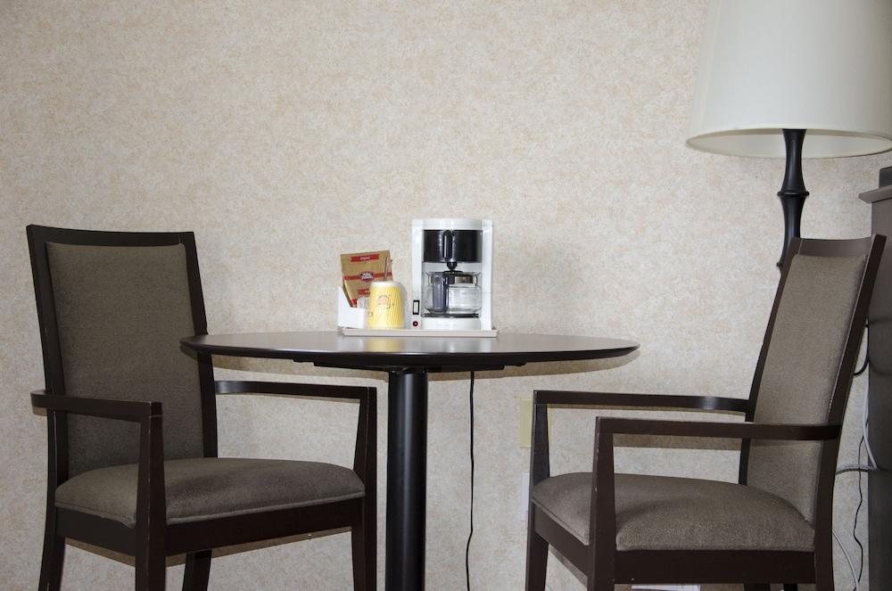 Best Budget Inn and Suites