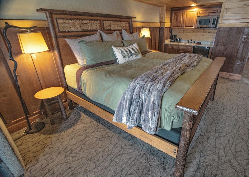 Lodges At Cresthaven