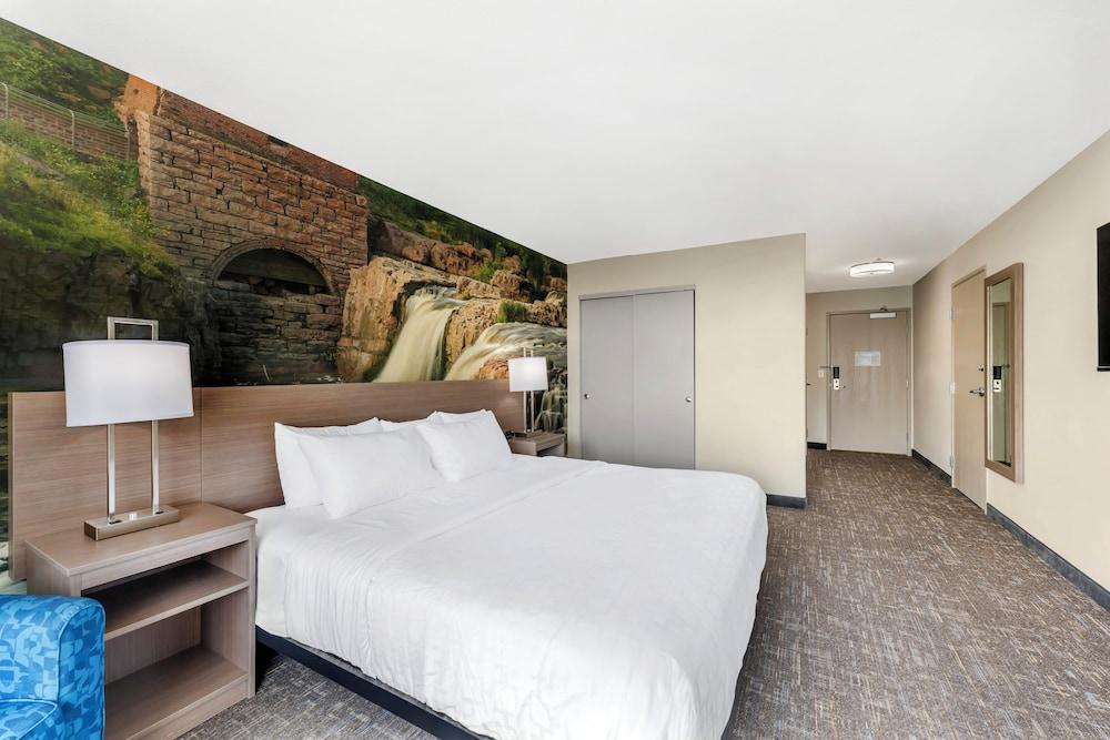 Clarion Pointe Sioux Falls Airport