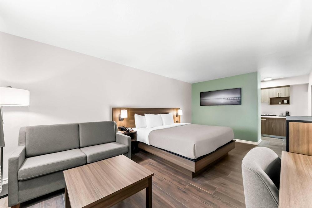 Quality Inn & Suites Port Lavaca near Lighthouse Beach