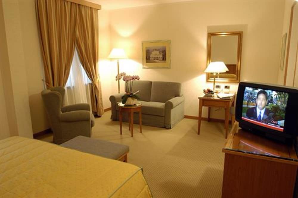 Hotel Excelsior Magenta