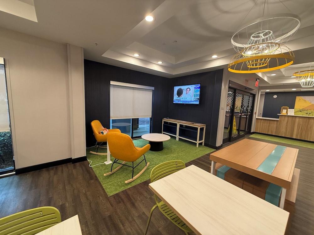 Spark by Hilton Smithfield I-95