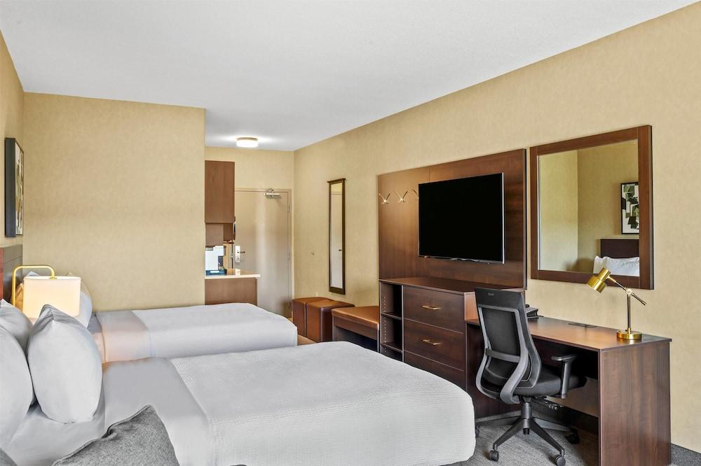 Ramada by Wyndham Drumheller Hotel & Suites
