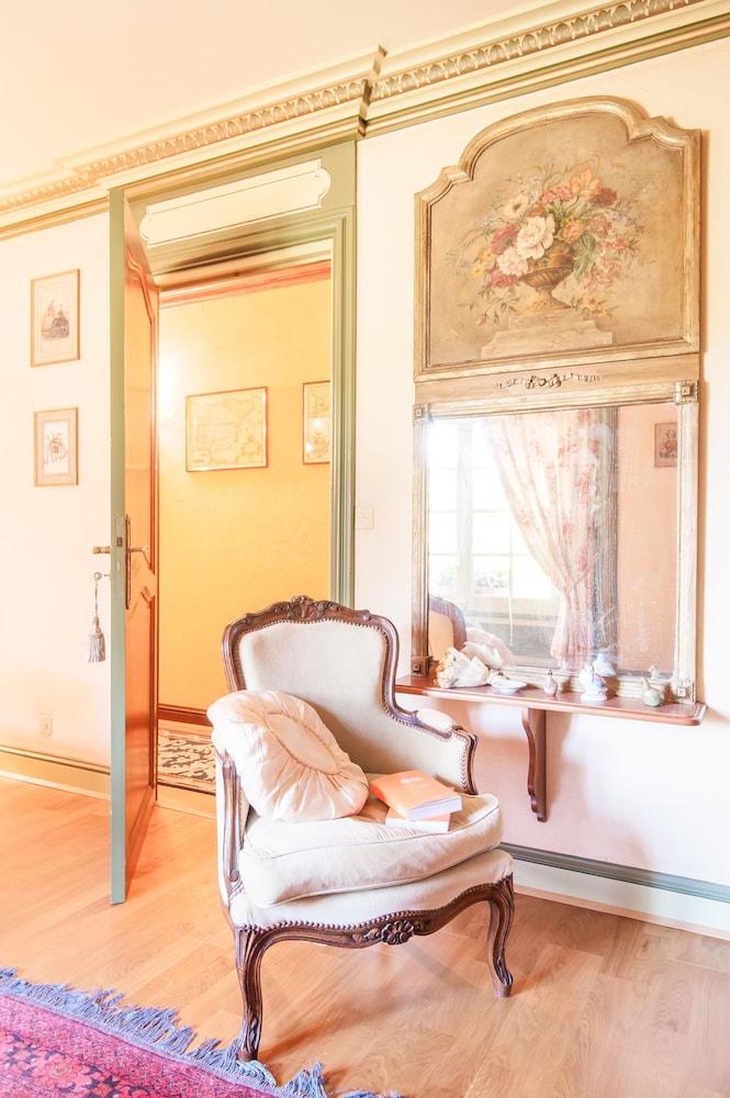 Le Petit Manoir Des Bruyeres