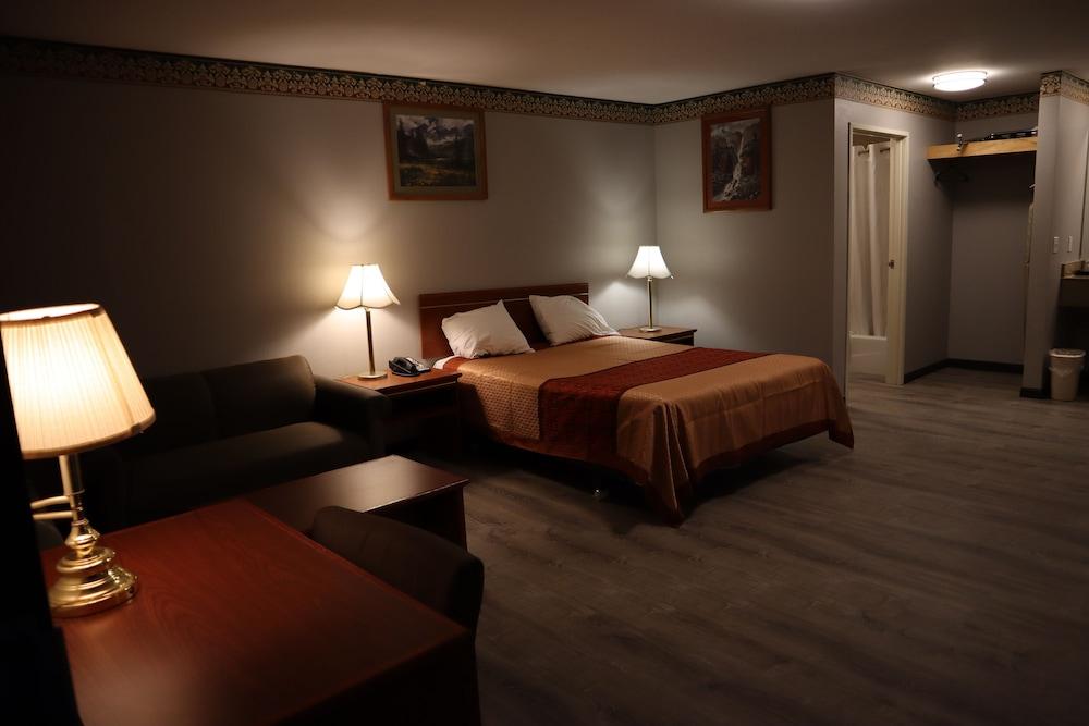 Express Inn & Suites