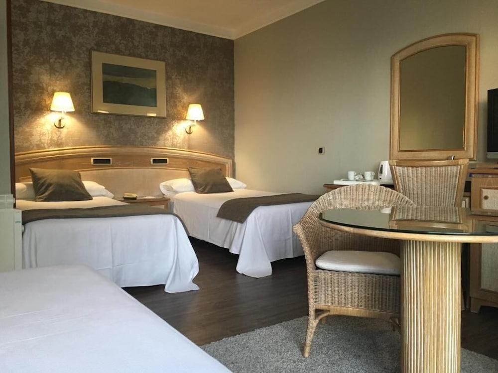 Las Rocas Playa Hotel