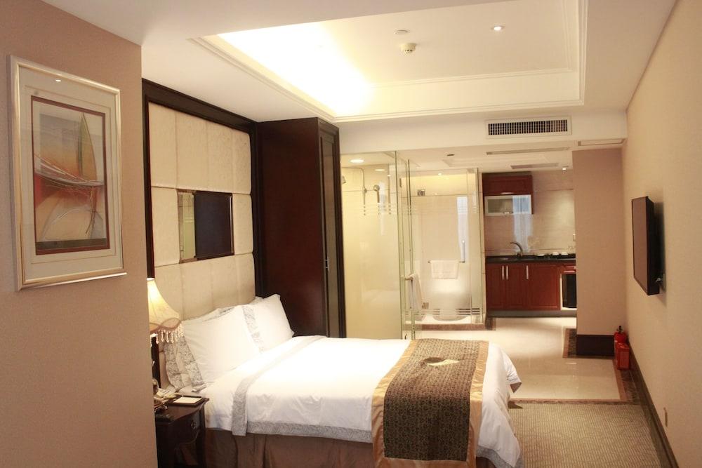 Royal Mediterranean Hotel