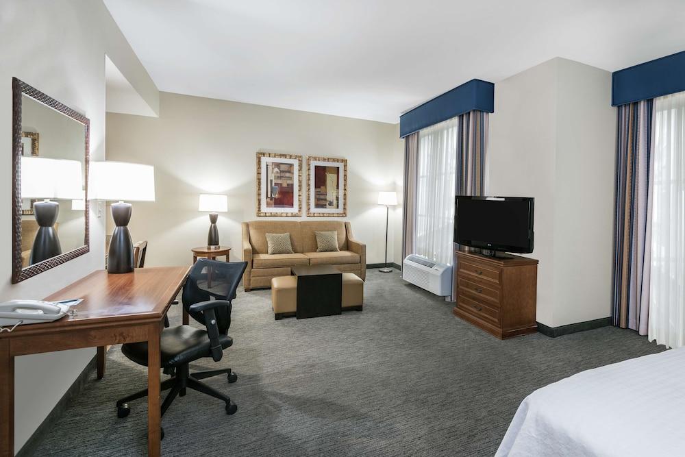 Homewood Suites by Hilton Laredo at Mall del Norte