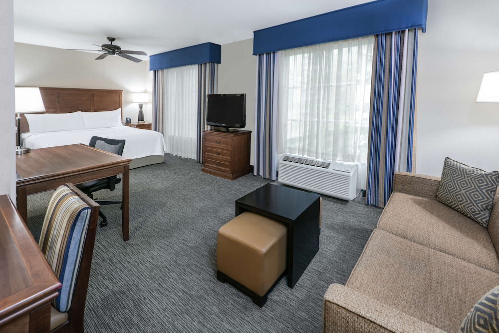 Homewood Suites by Hilton Laredo at Mall del Norte