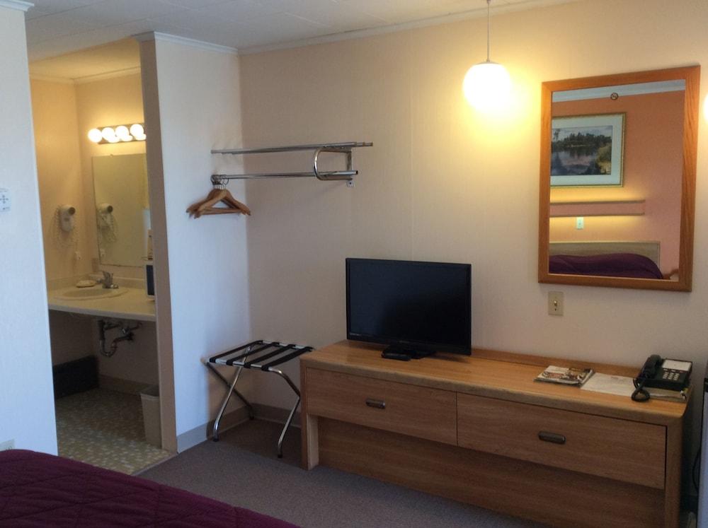 Budget Host Inn Iron Mountain