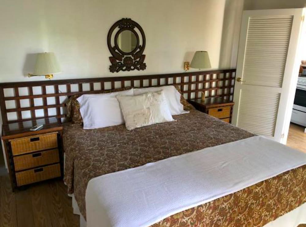 Bequia Beachfront Villa Hotel