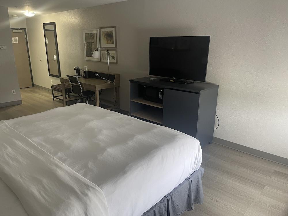 Country Inn & Suites by Radisson, Midway - Tallahassee West