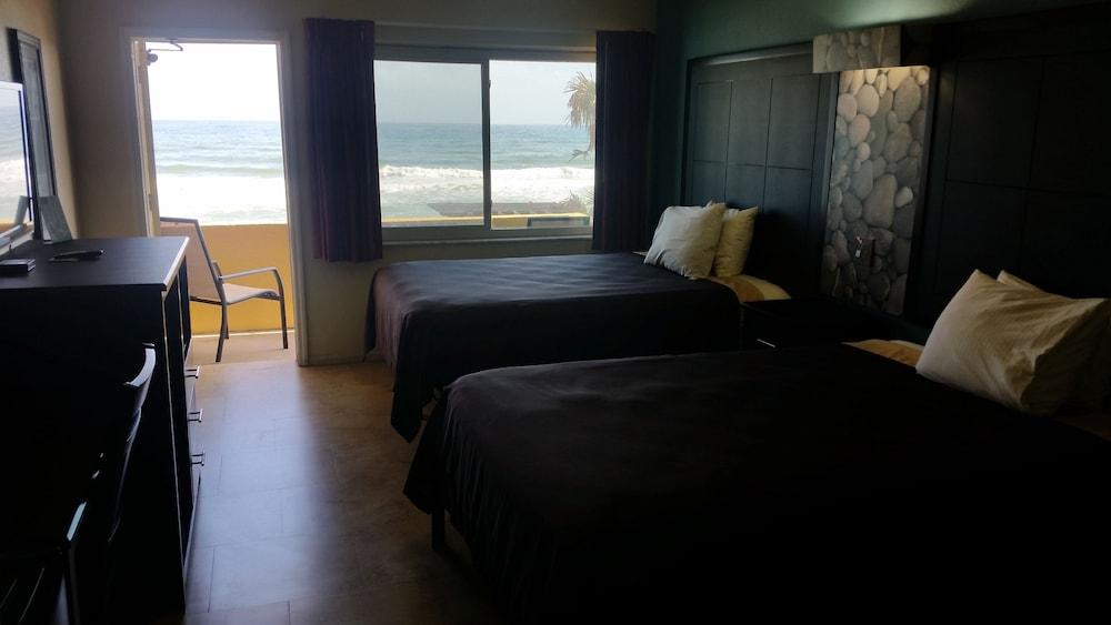 Driftwood Beach Motel