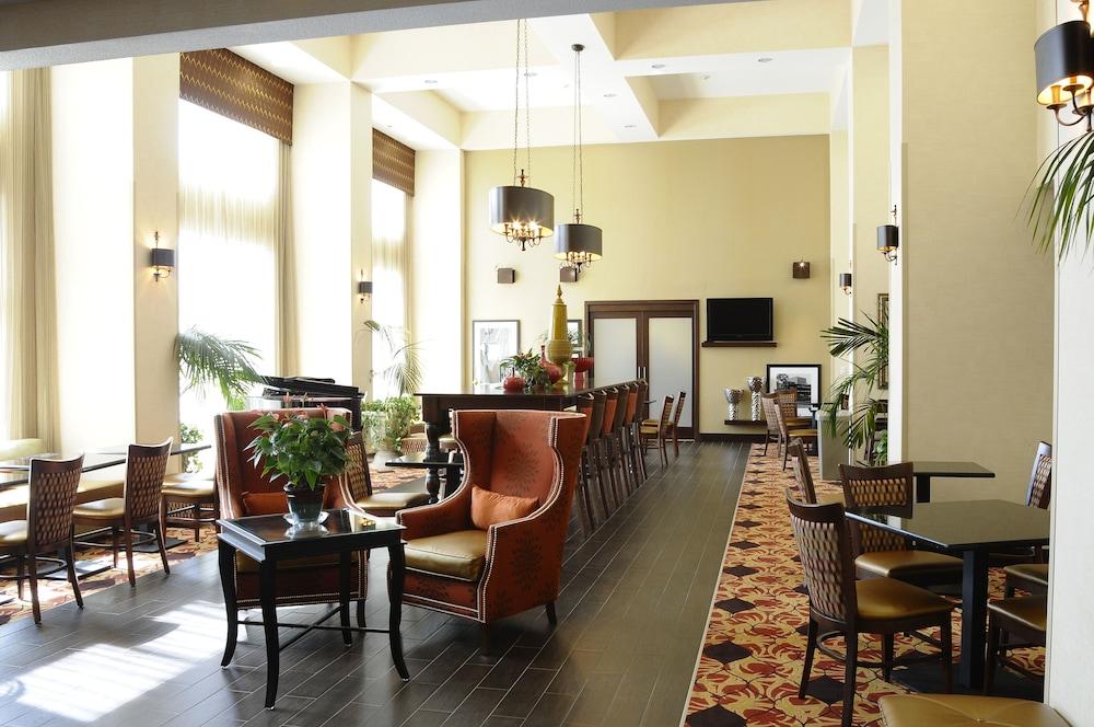 Hampton Inn & Suites Redding