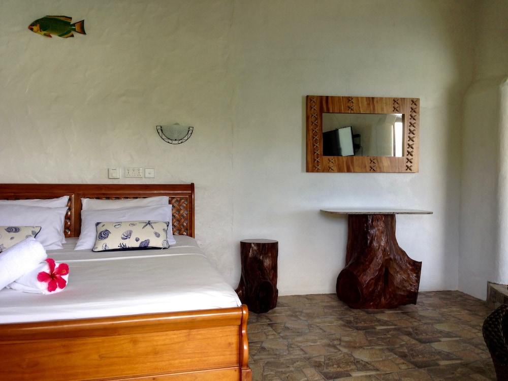 Lazare Picault Hotel