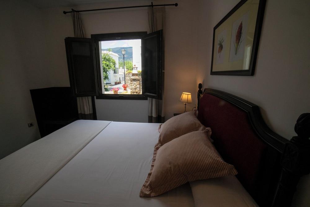 Villa Turistica de Bubion