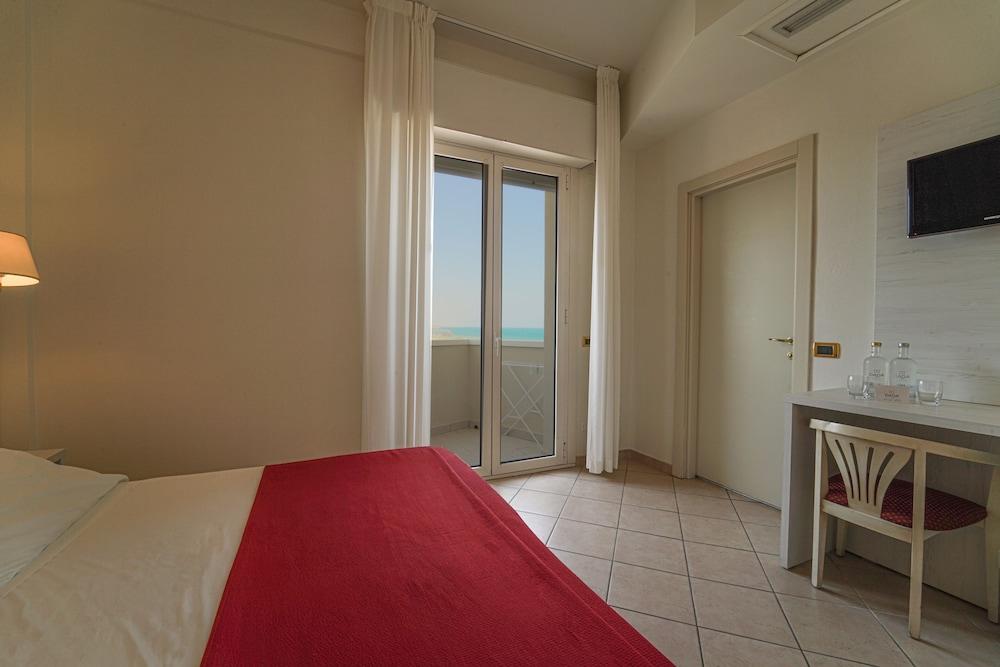 Hotel Imperial Beach