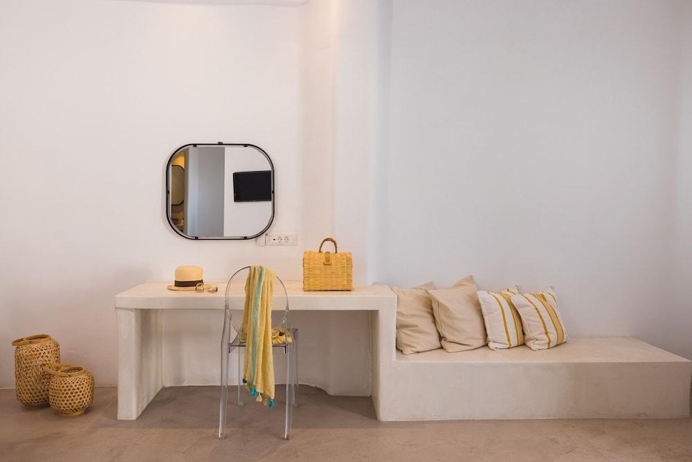 Rocabella Santorini Hotel & SPA