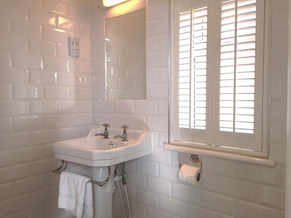 Glenlyn Hotel & Apartments