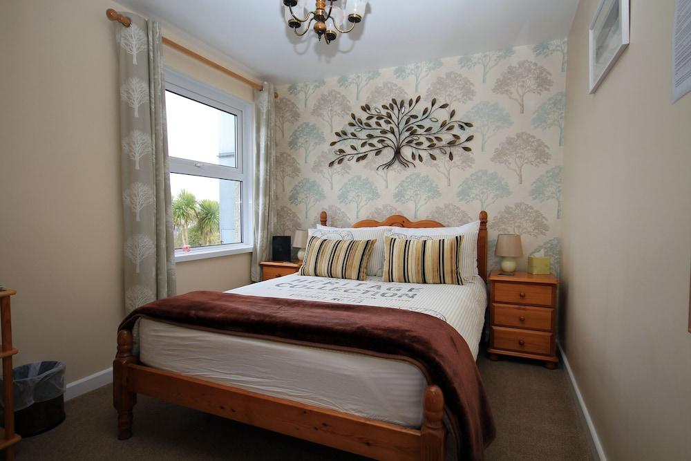 Pine Lodge Guest House