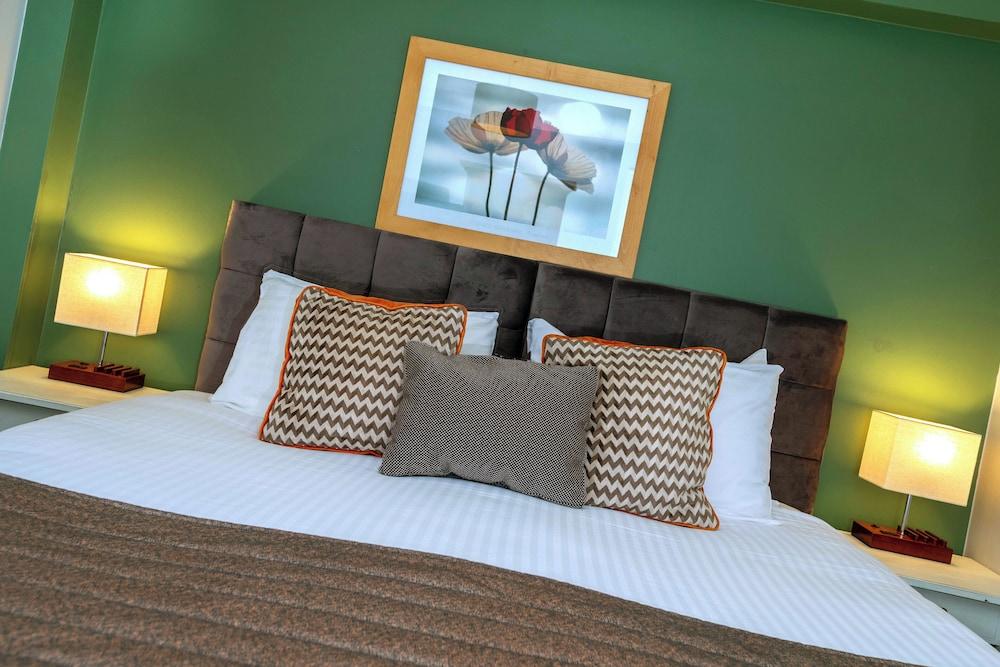 The Old Pheasant Hotel