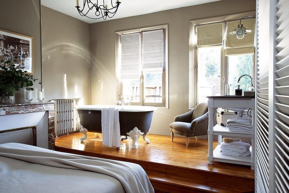 Hotel de La Licorne & Spa Nuxe