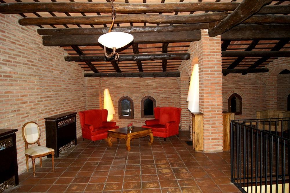 La Figuerola Hotel & Restaurant