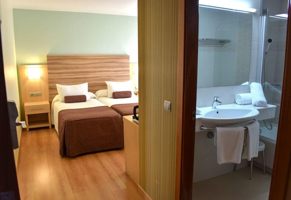 Riviera Beachotel - Recommended for Adults