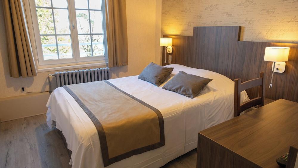 Logis _ Hotel Restaurant La Sapiniere