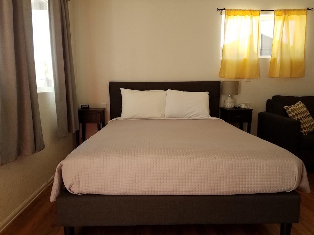 Stone Mountain Lodge and Cabins