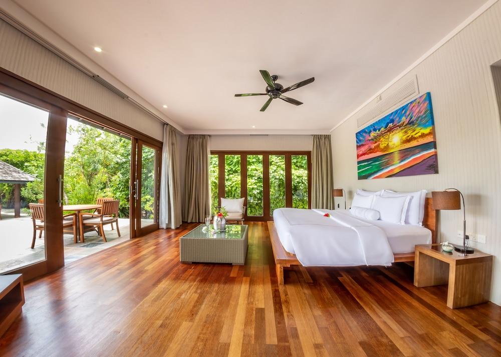 Hideaway Beach Resort & Spa, FREE SHARED CHARTER FLIGHT for two on stays of 7 or more nights from September 2025 until 23rd December 2026