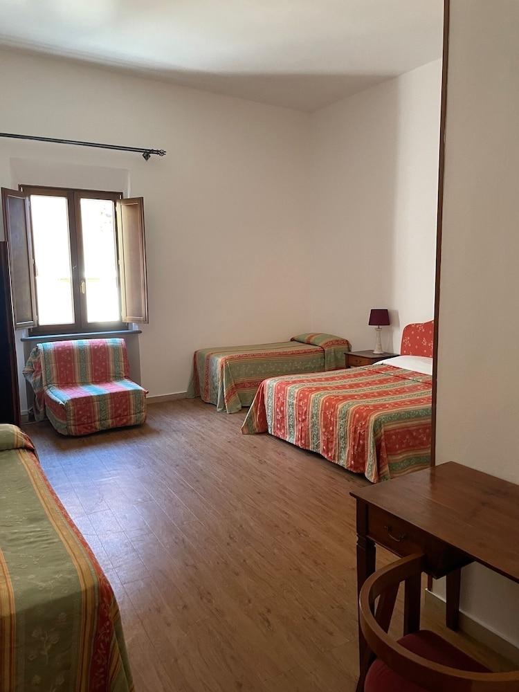 Hotel Caffè Verdi - 24 hours Reception