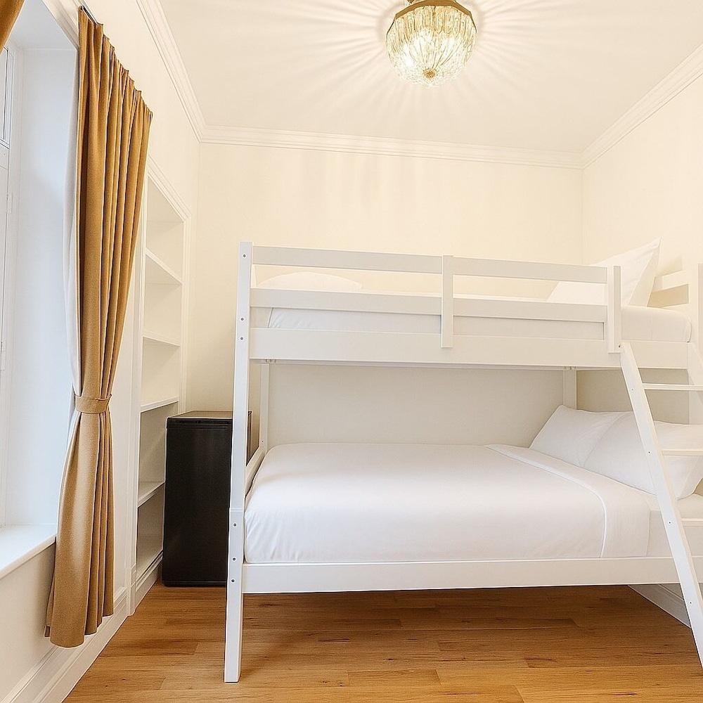 Hotel Charles-Alexandre - Par Aneyro