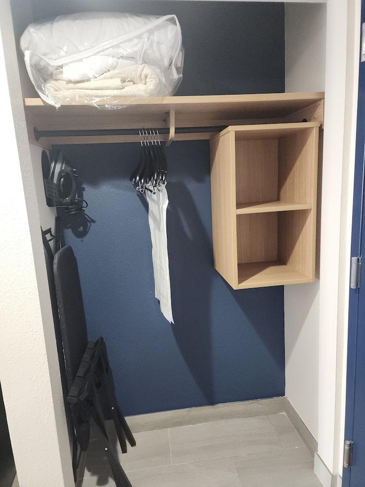 Spark by Hilton Tupelo