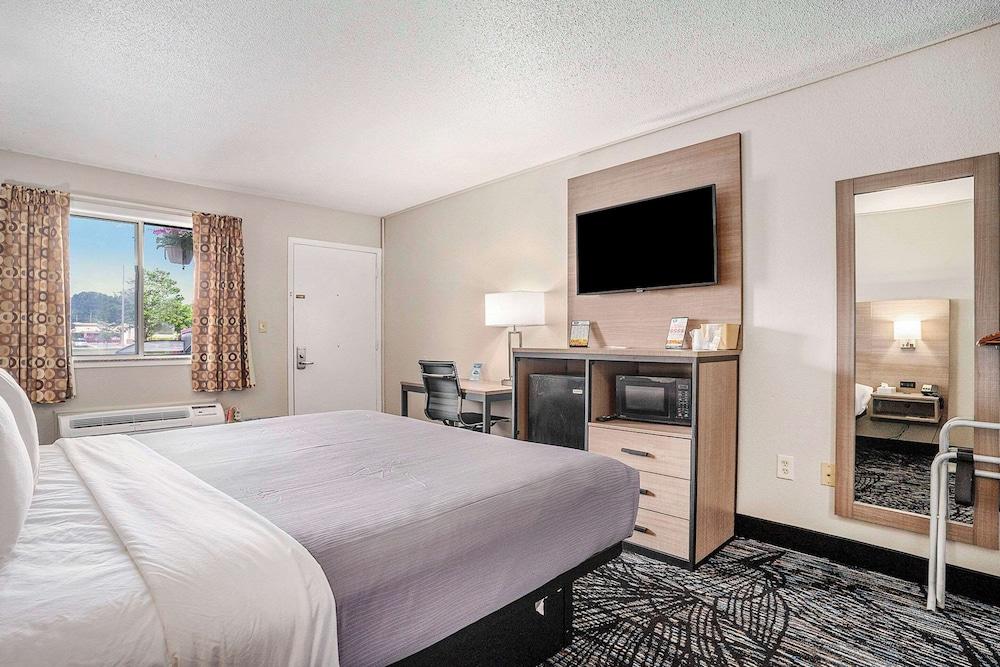 Rodeway Inn Grand Haven