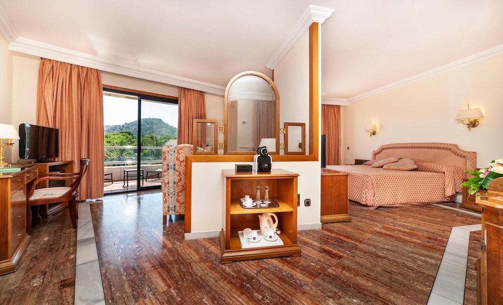 Hotel Serrano Palace